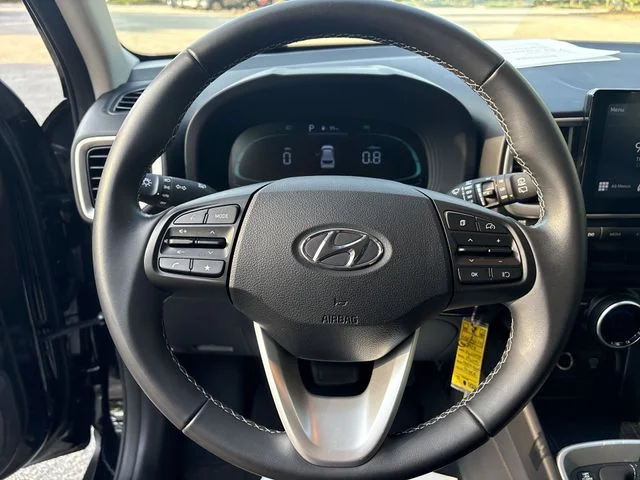 Used 2023 Black Hyundai SEL image 14