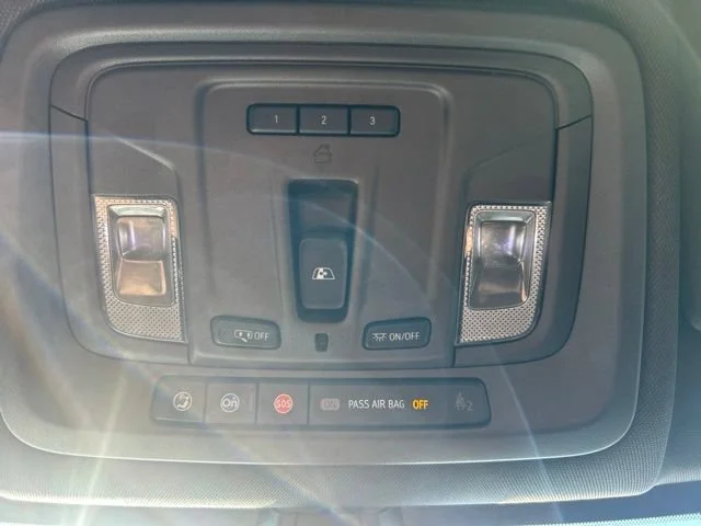Used 2021 SUMMIT WHITE GMC SLT image 16