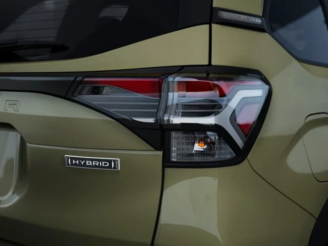 New 2026 AUTUMN GREEN METALLIC Subaru Premium Hybrid image 12