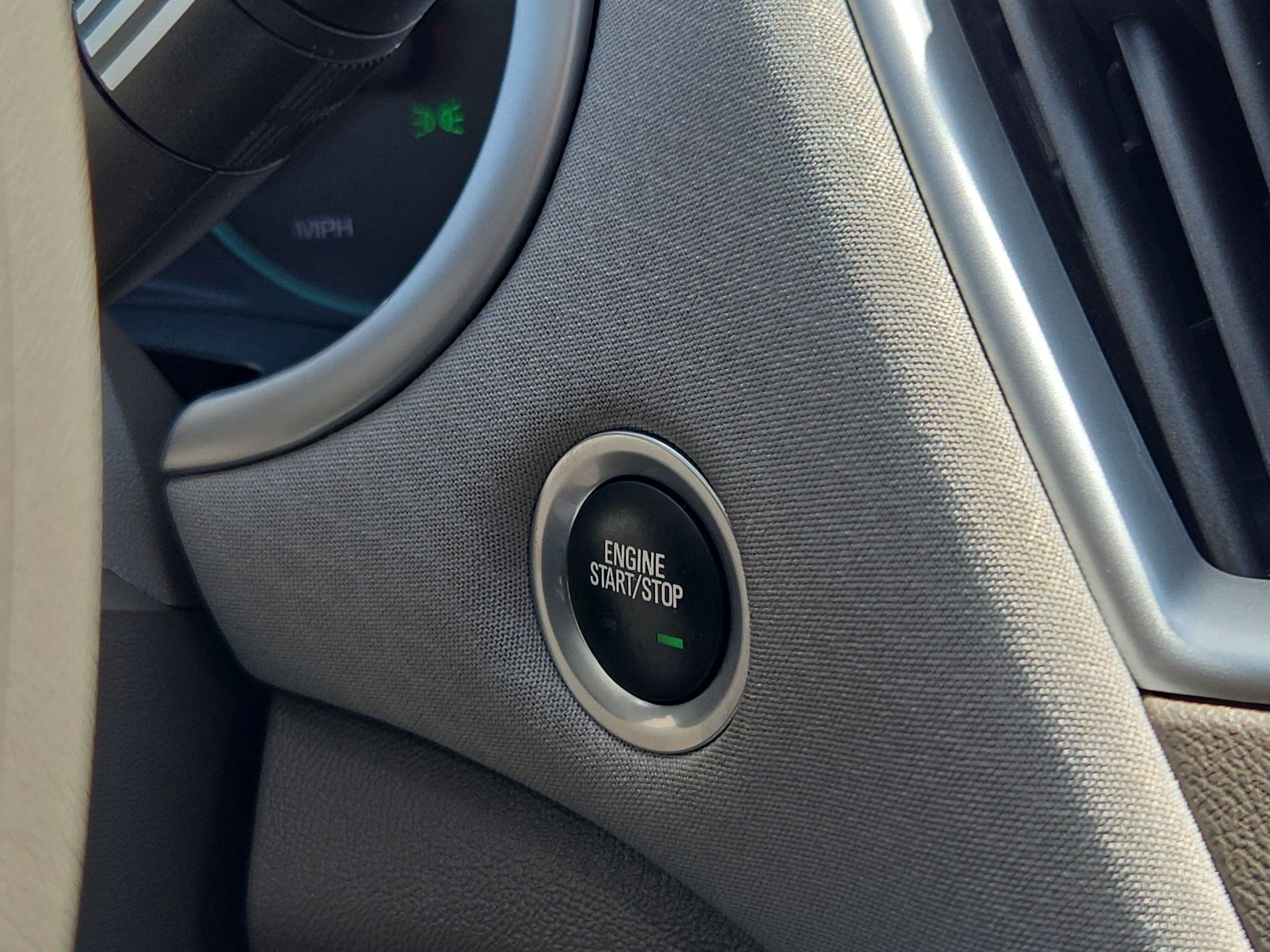 Used 2024 Summit White Chevrolet LT image 19