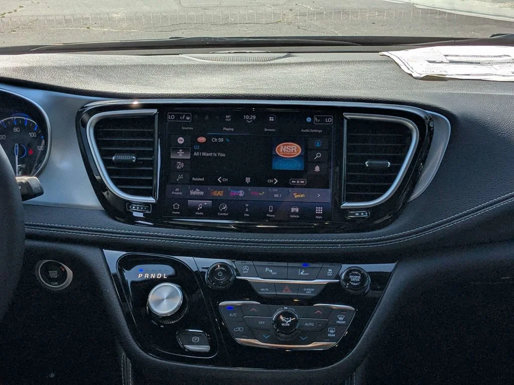 2026 Chrysler Pacifica Limited - Photo 19