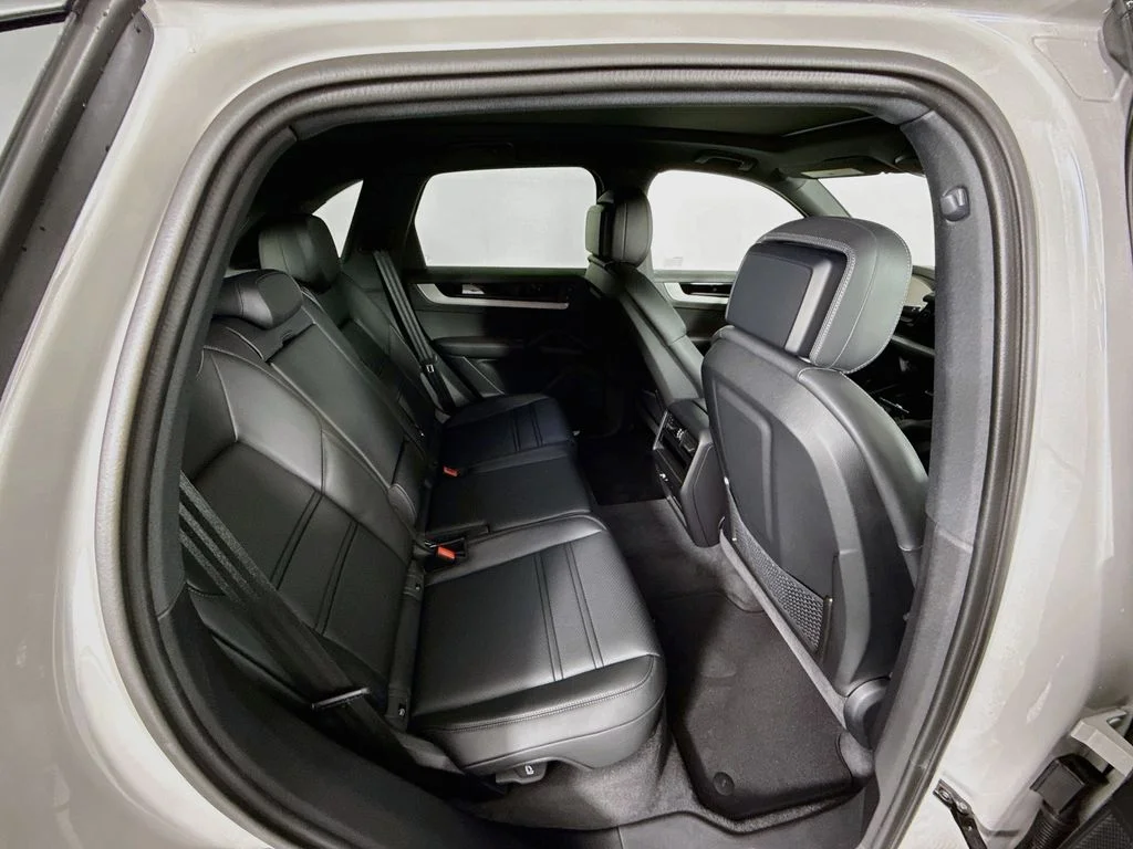Certified Used 2025  Porsche  image 26