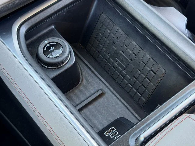 Used 2025 White Ford Active image 47