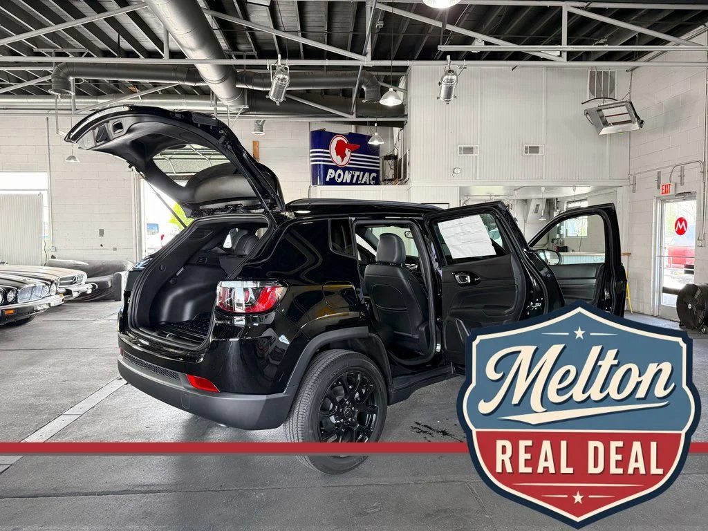 New 2025 Black Jeep Latitude image 18