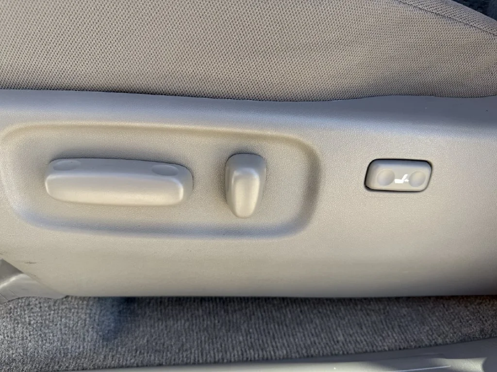 Used 2008 Silver Toyota SR5 image 26