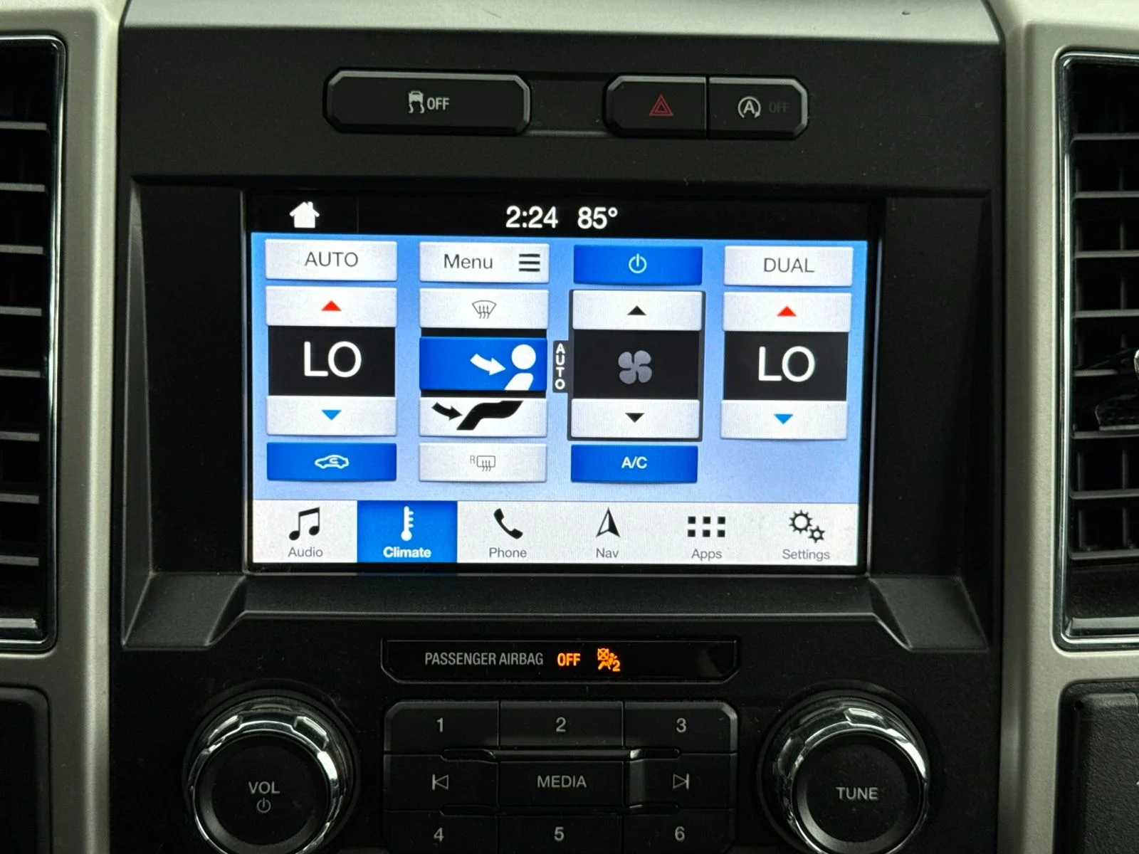 Used 2019 Agate Black Metallic Ford Lariat image 24