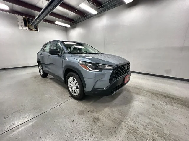 Used 2025  Toyota L image 2