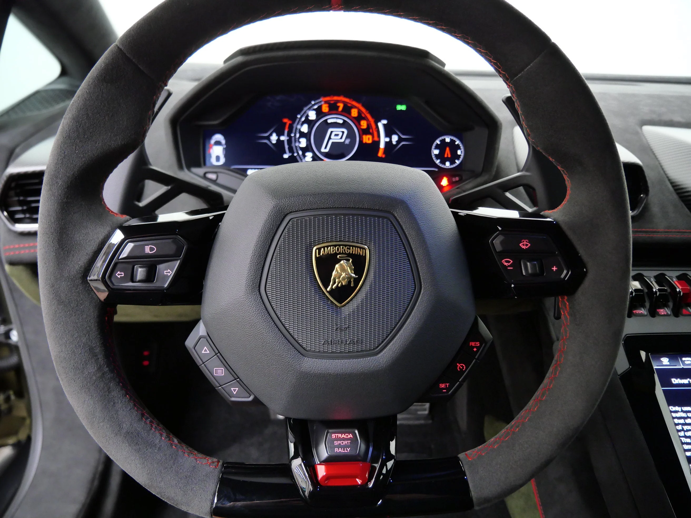 Used 2024 Verde Gea Matte Lamborghini Base image 28