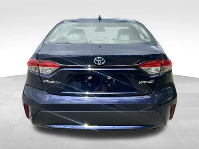 Used 2021 Blue Toyota LE image 4