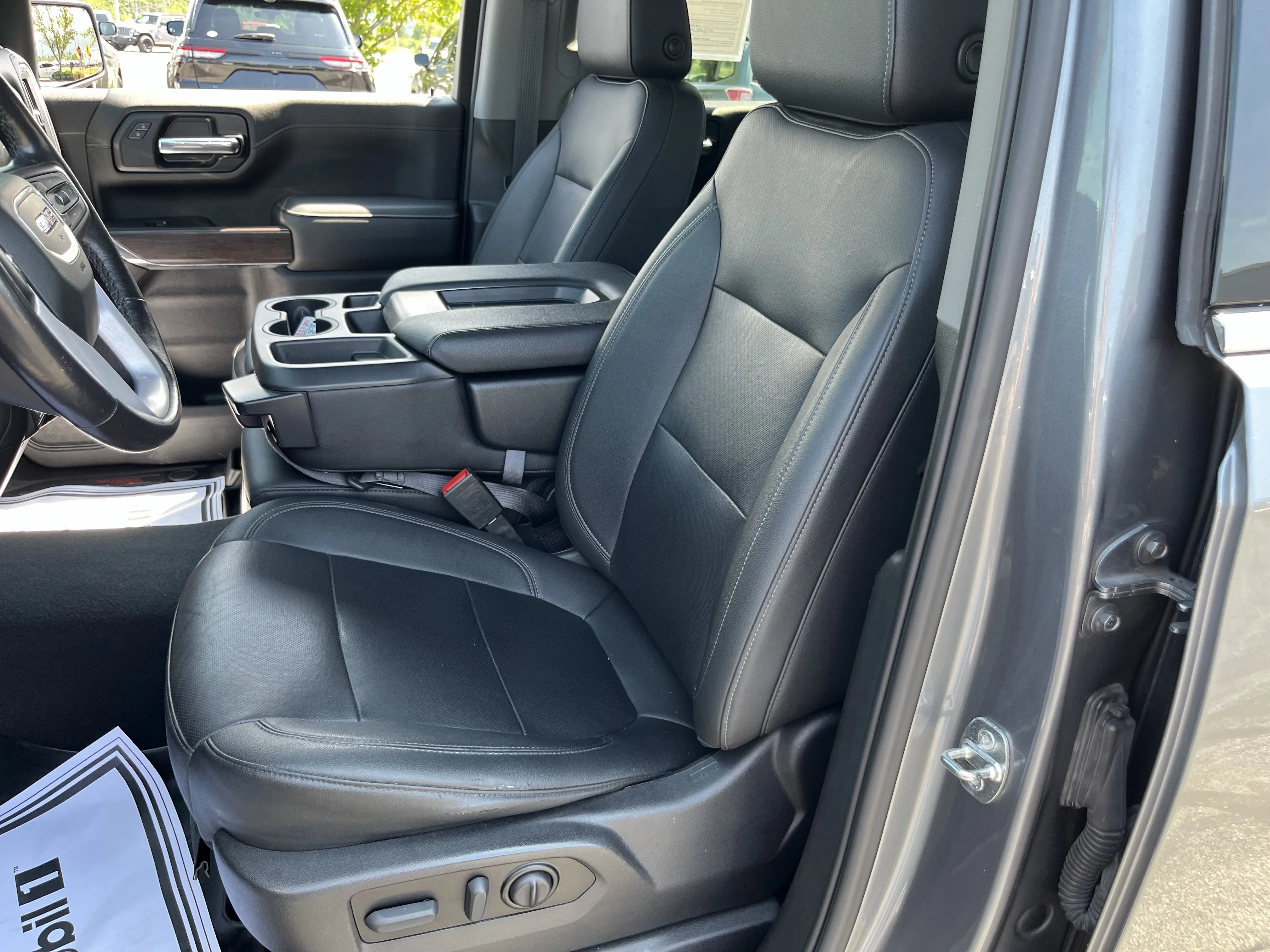 Used 2021 Steel Metallic GMC SLT image 16