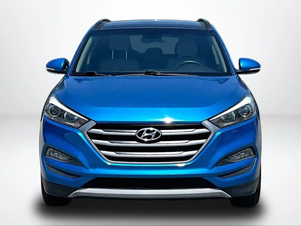 Used 2018 Blue Hyundai Value image 4
