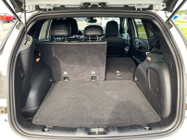 Used 2025 White Jeep Limited image 13