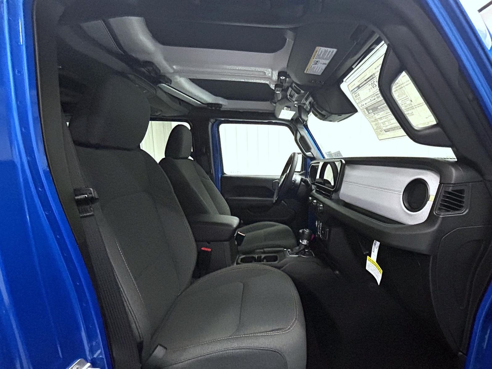 New 2026 Hydro Blue Pearl-Coat Exterior Paint Jeep Sport S image 15