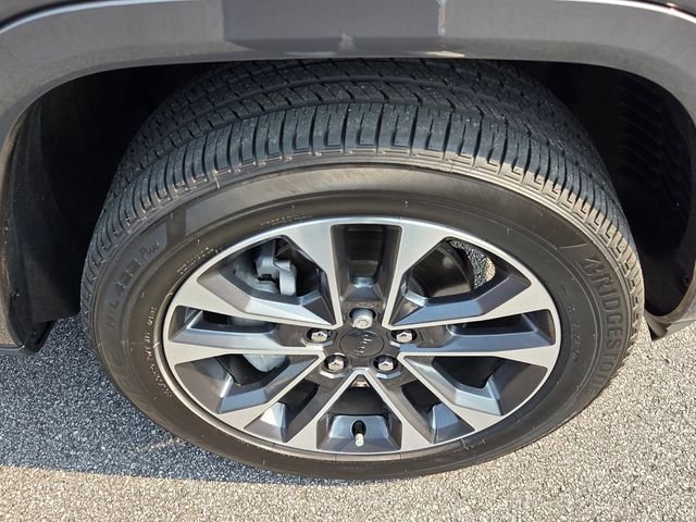 Used 2025 Gray Jeep Overland image 11