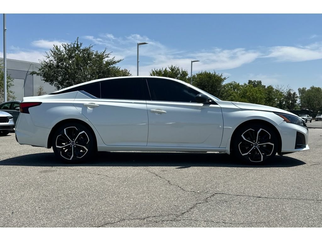 Used 2023 Pearl White Tricoat Nissan 2.5 SR image 7