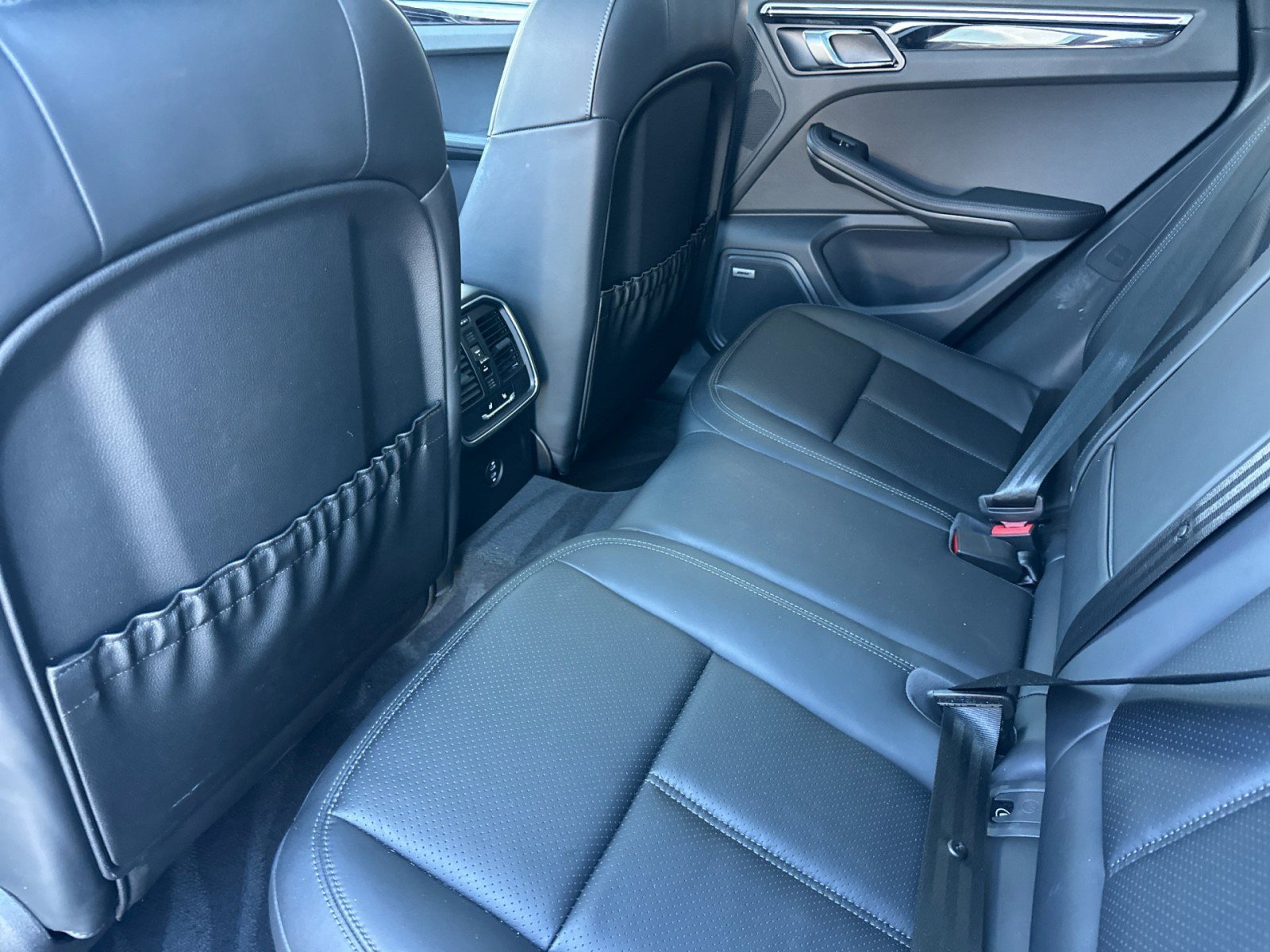 Certified Used 2024 White Porsche Macan (AWD) image 12