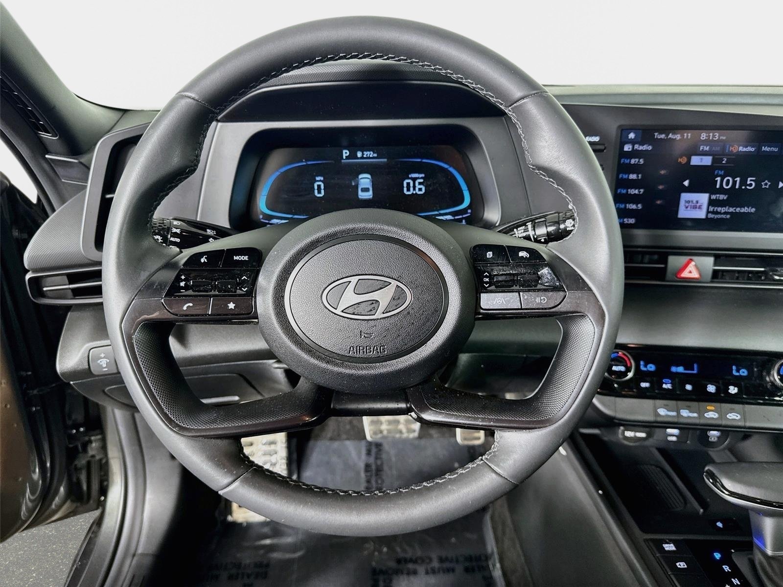 Used 2025 Amazon Gray Hyundai SEL Sport image 12