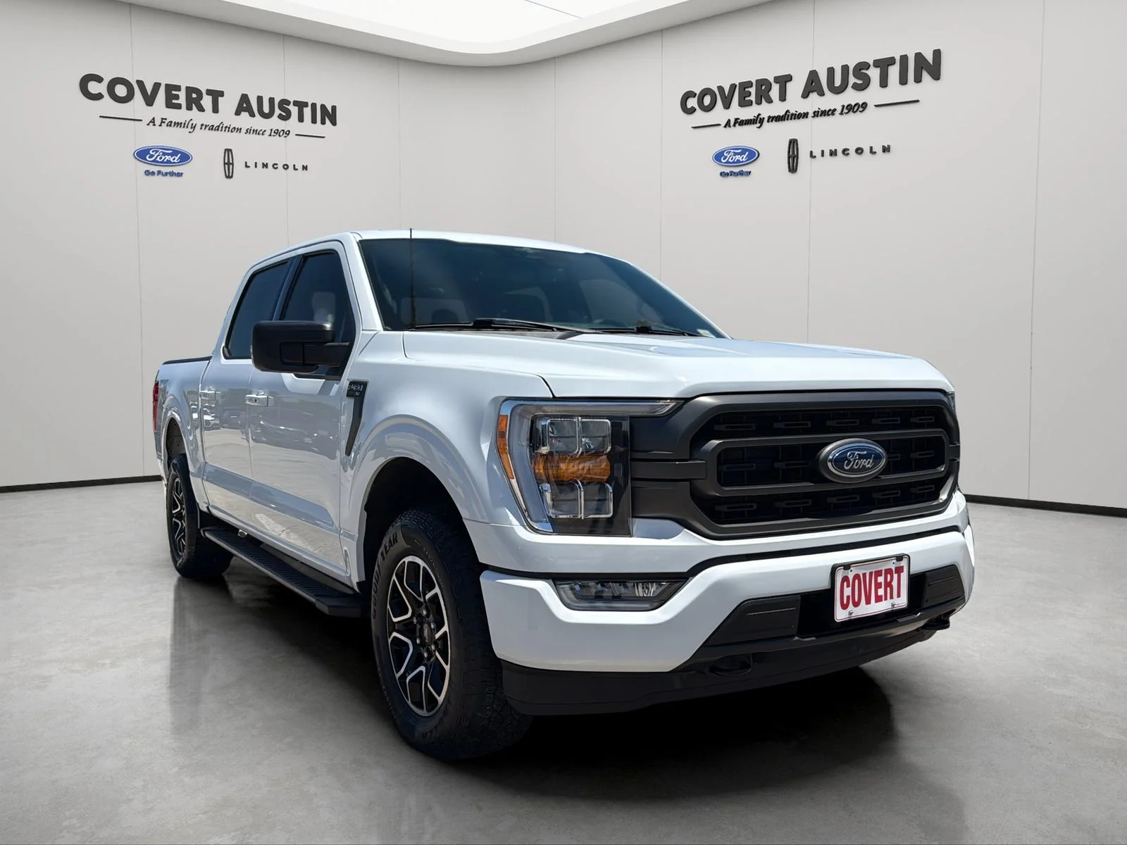 Used 2023 White Ford XLT image 4