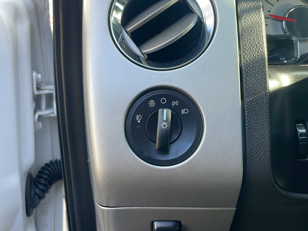 Used 2014 White Ford Limited image 19
