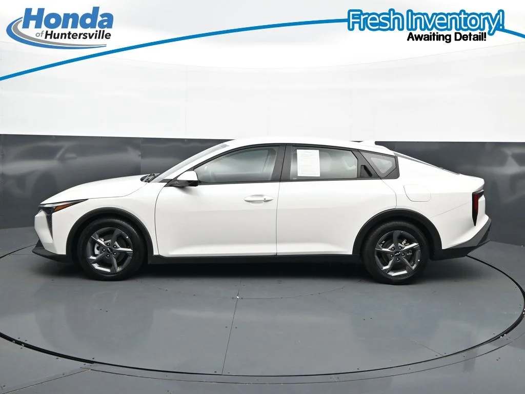 2025 Kia K4 LXS - Photo 6