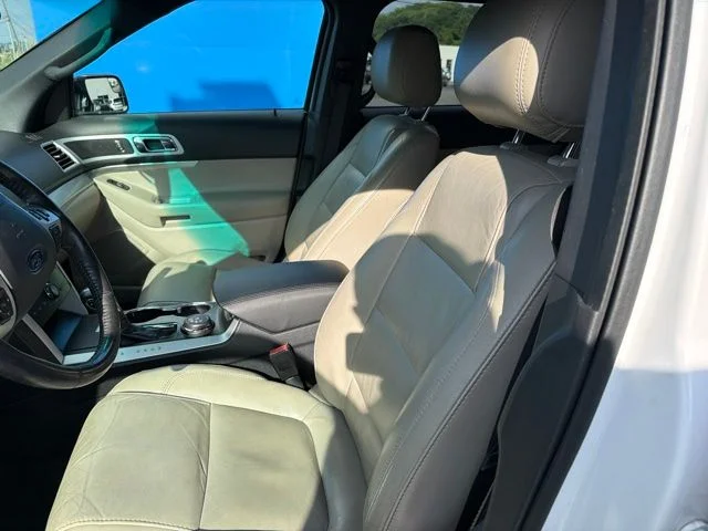 Used 2015 White Ford XLT image 9
