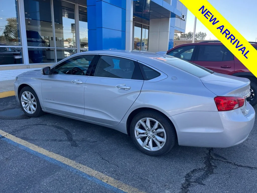 Used 2019 SILVER ICE METALLIC Chevrolet LT image 3
