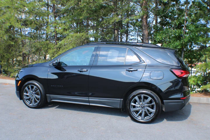 Used 2022 MOSAIC BLACK METALLIC Chevrolet RS image 3