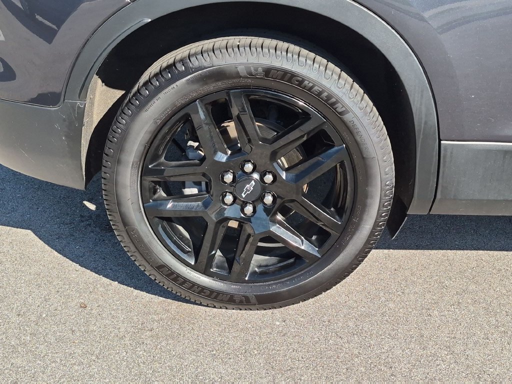 Used 2022 Gray Chevrolet LT image 9