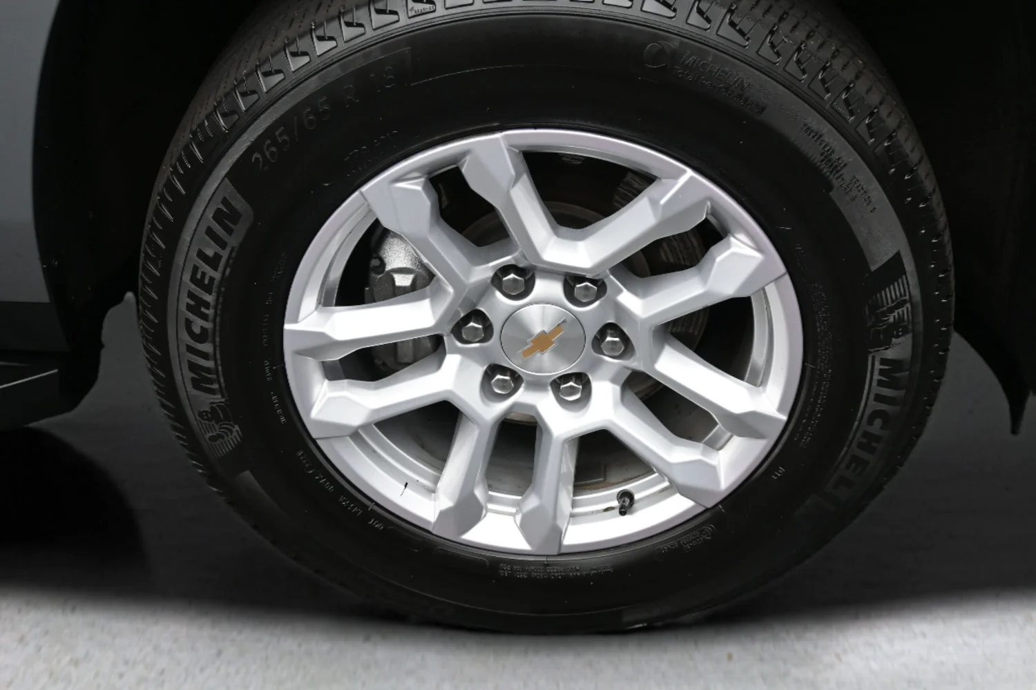 Used 2025 Gray Chevrolet LT image 23