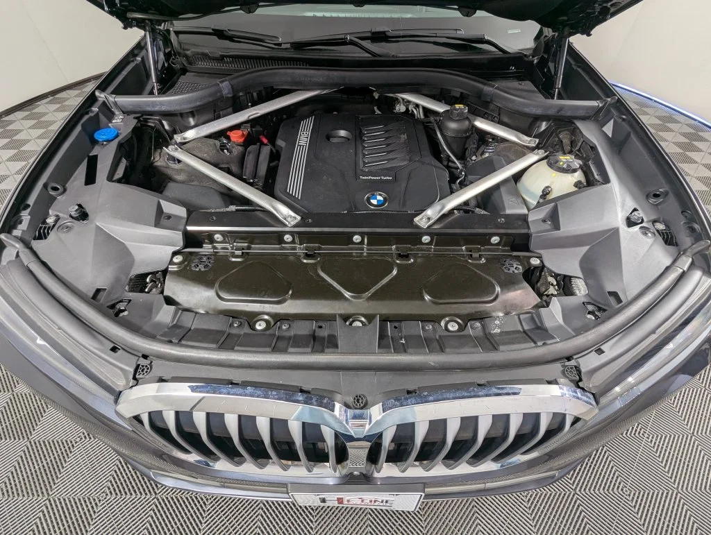 Certified Used 2020 Gray BMW xDrive40i image 28