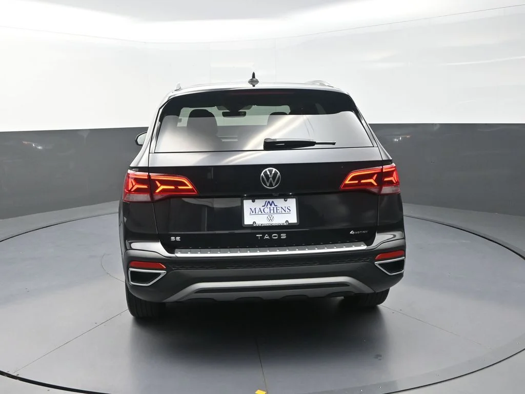 Used 2024 Black Volkswagen 1.5T SE image 9