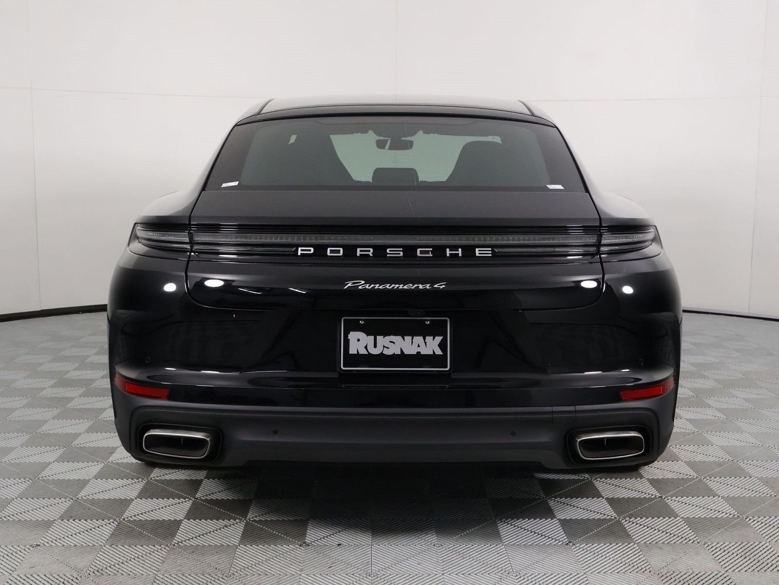 2026 Porsche Panamera 4 E-Hybrid - Photo 6