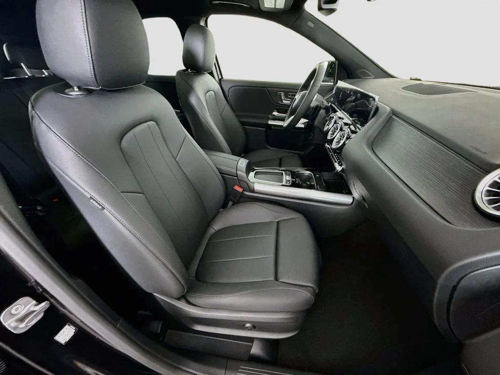 New 2026 Black Mercedes-Benz GLA 250 image 27
