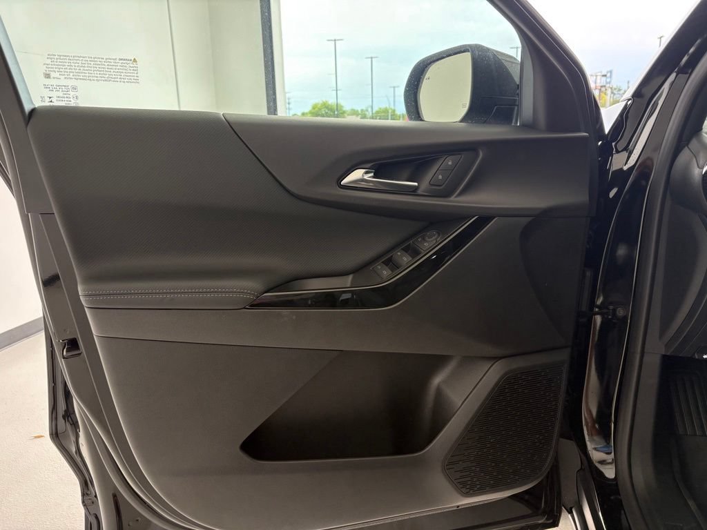 2027 Chevrolet Equinox LT - Photo 24