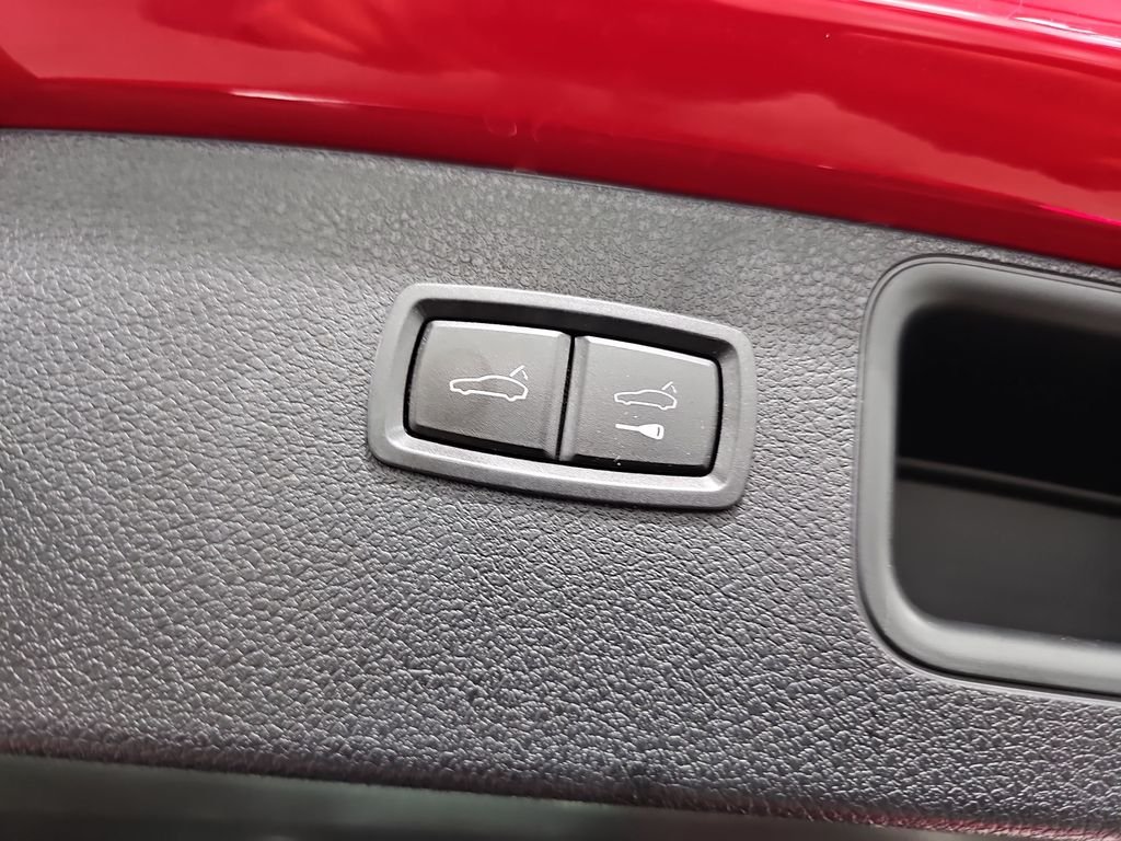 Used 2021  Porsche Base image 16