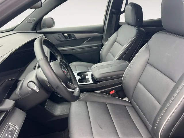 Used 2025 Summit White Buick Preferred image 11