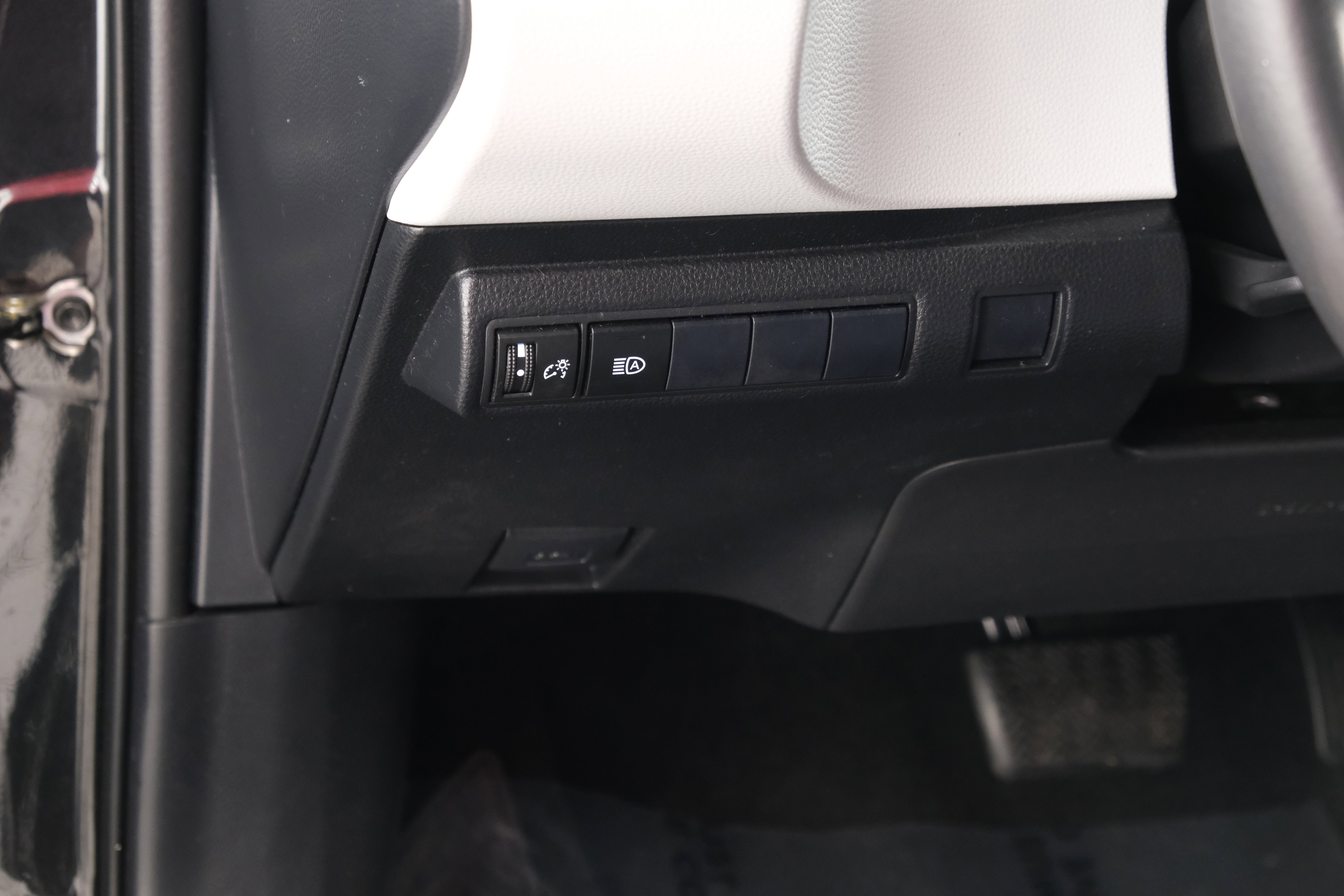 Certified Used 2020 Black Sand Pearl Toyota SE image 27
