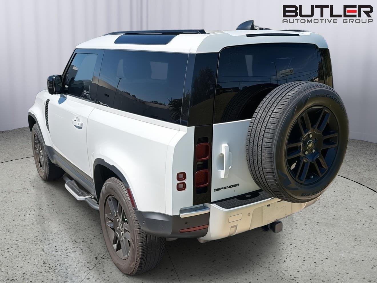 Used 2023 Fuji White Land Rover SE image 10