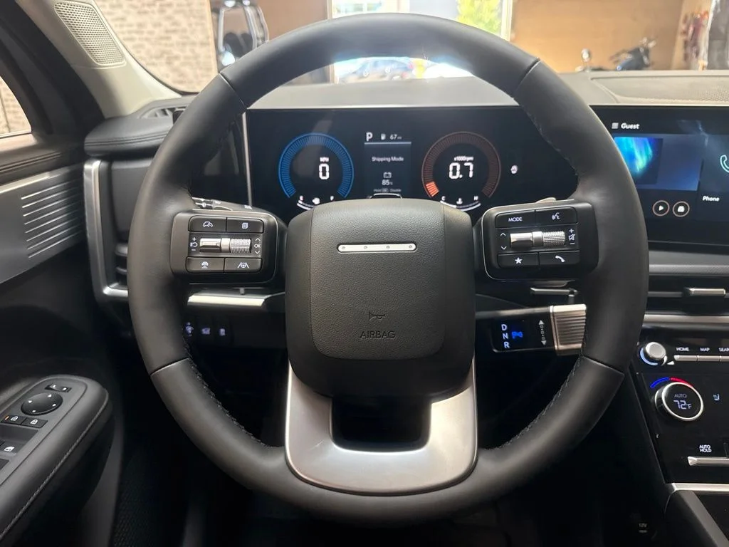 New 2027 Shimmering Silver Hyundai SEL image 19