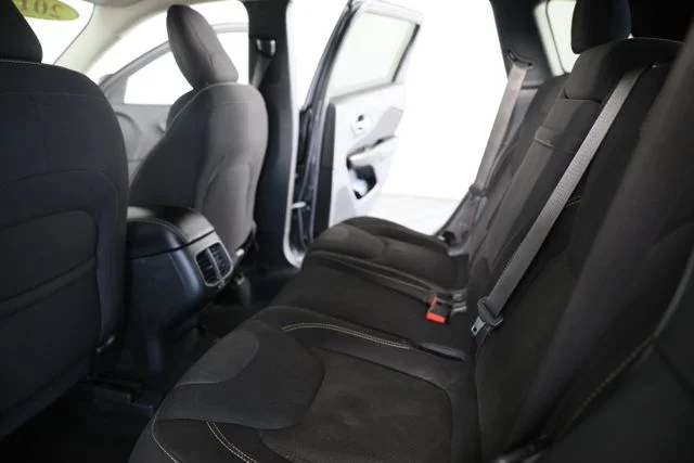 Used 2016 Gray Jeep Latitude image 21