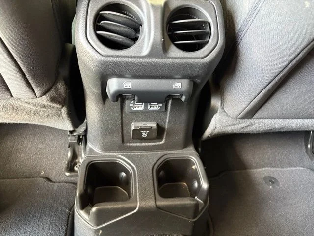 Used 2023 White Jeep Sahara image 32