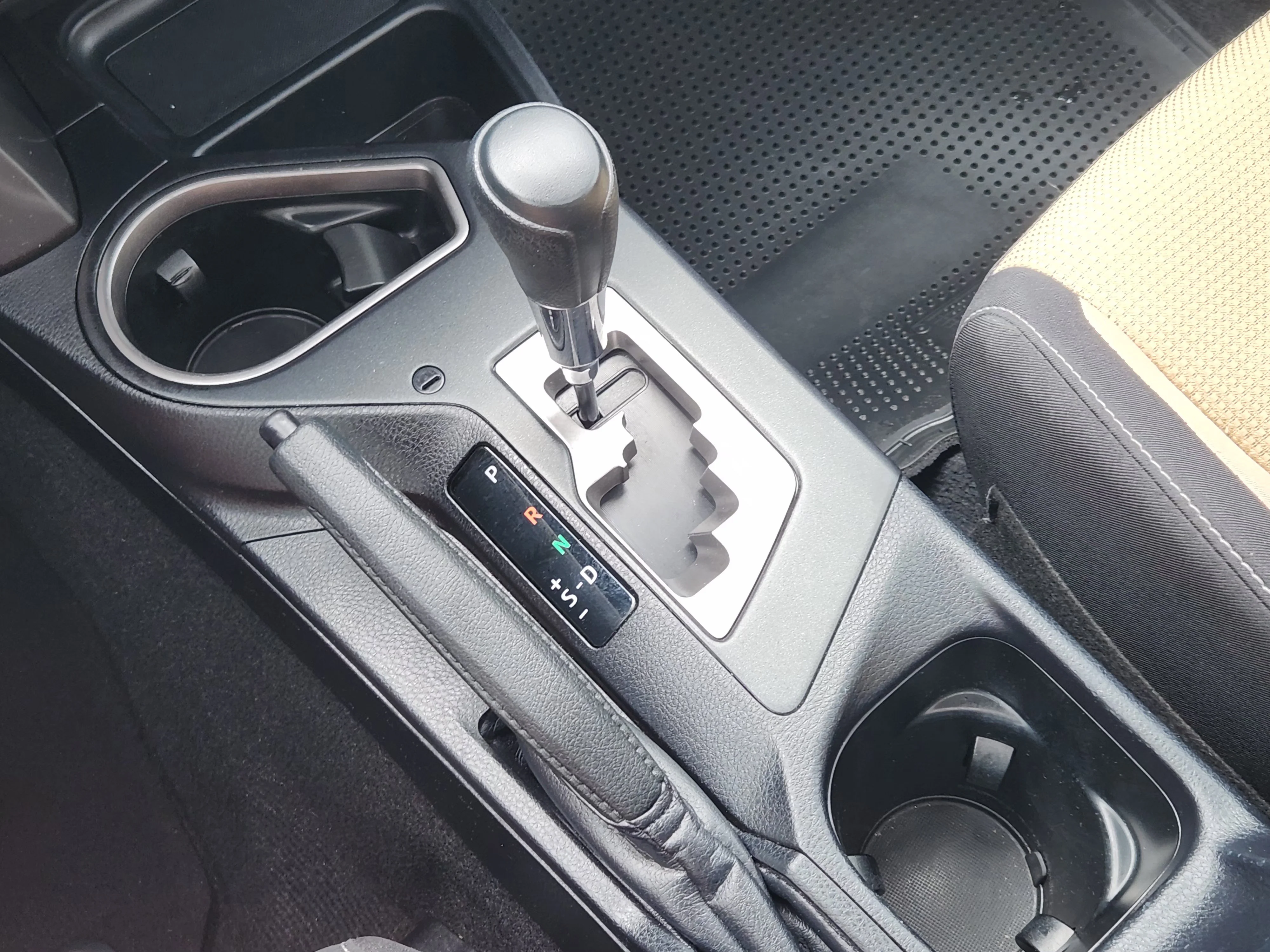 Used 2017  Toyota XLE image 20