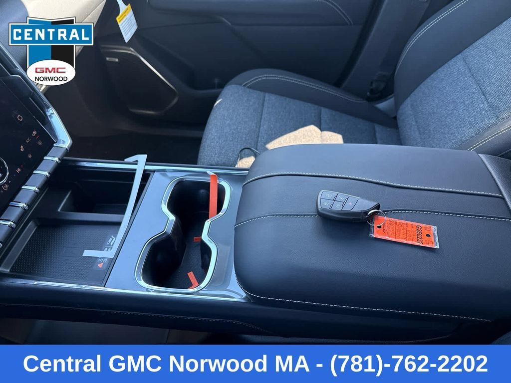 New 2026 Sterling Metallic GMC Elevation image 21