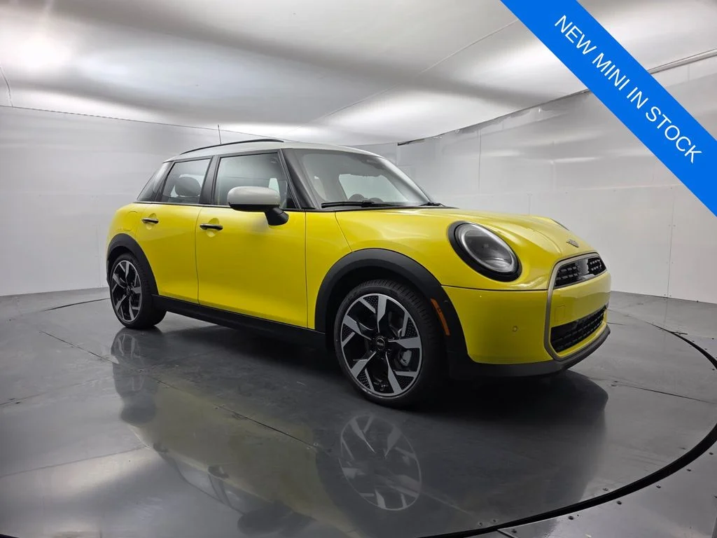 2026 MINI Hardtop Cooper S Signature's photo