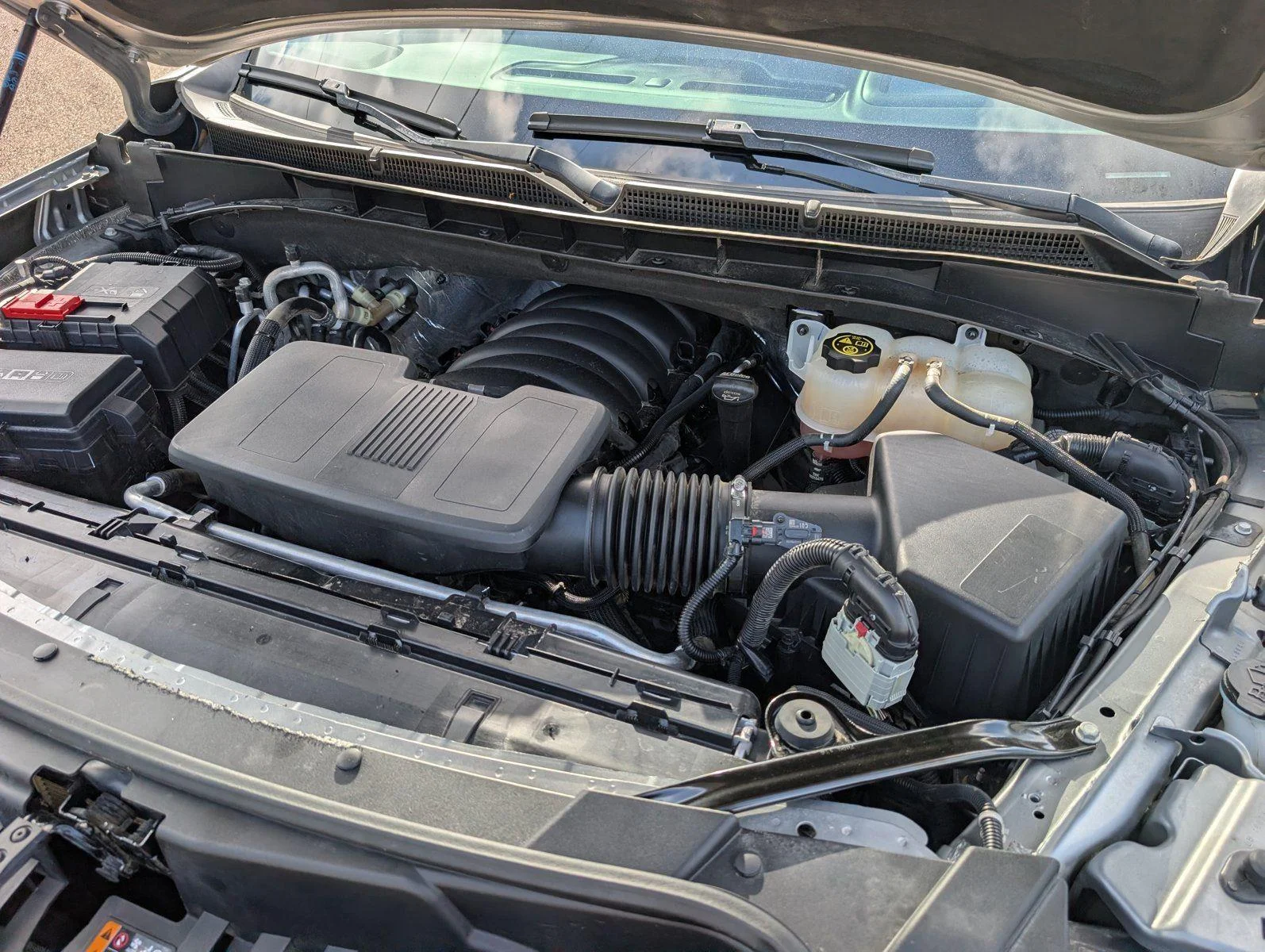 Used 2023 Sterling Metallic GMC AT4 image 41