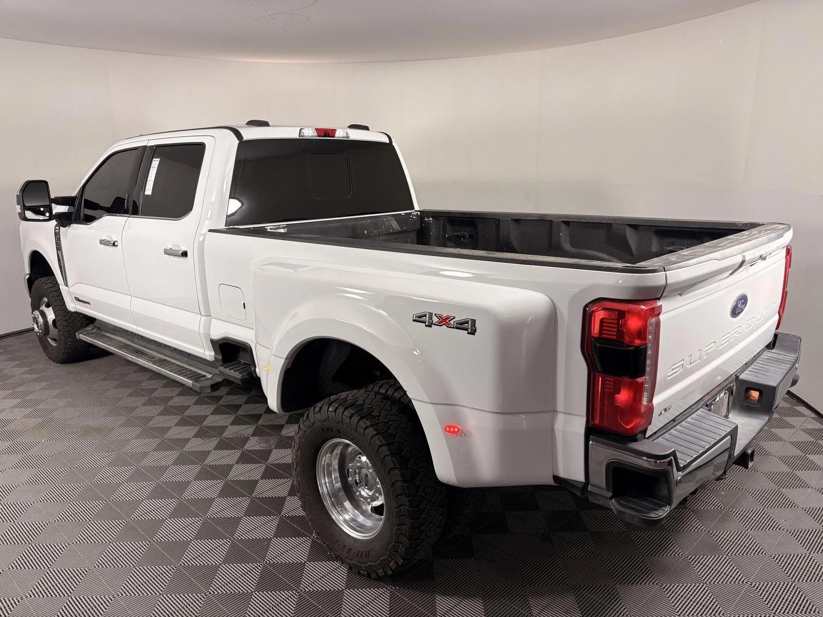 Used 2023 Oxford White Ford LARIAT image 3