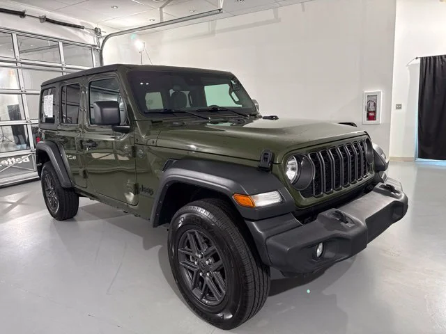 Used 2024 Green Jeep Sport S image 1