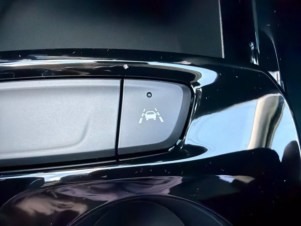 New 2026 Summit White Chevrolet LT image 22