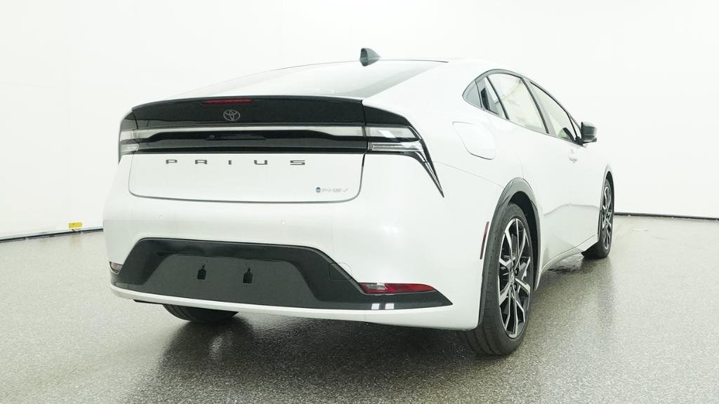New 2026 Wind Chill Pearl Toyota XSE image 24