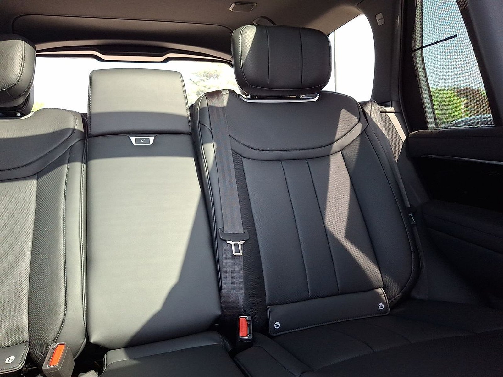 New 2026 Santorini Black LAND ROVER Autobiography image 14